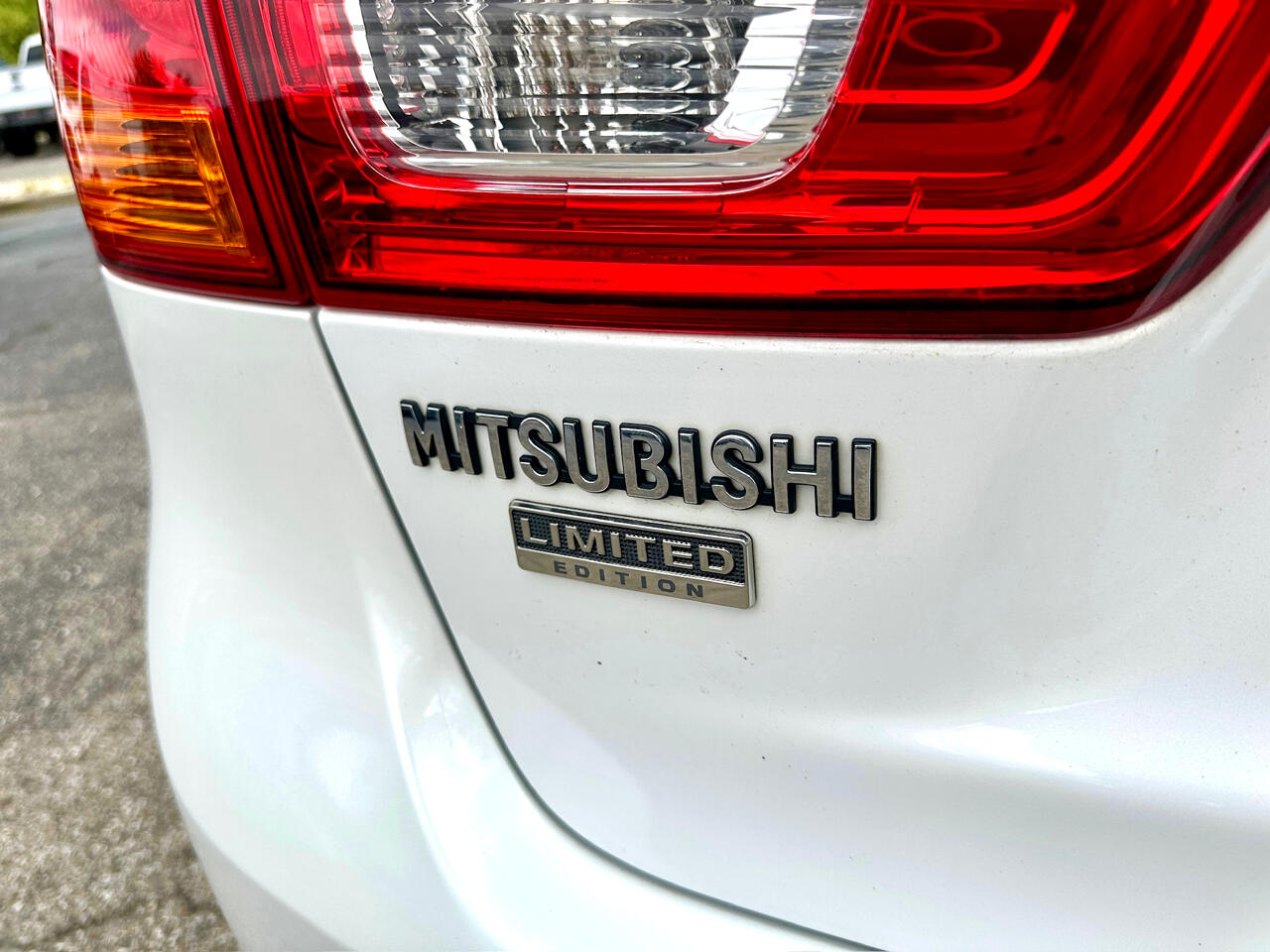 Vehicle image 37 of 40
