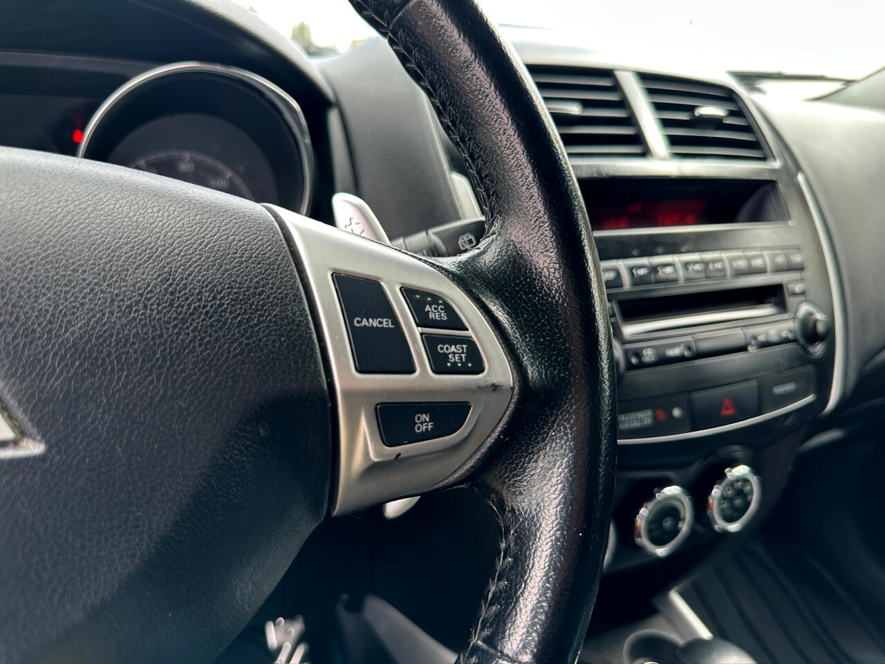 Vehicle image 29 of 40