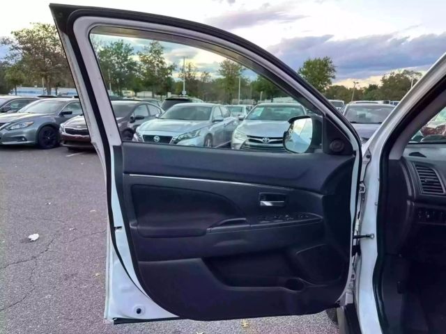 Vehicle image 8 of 36