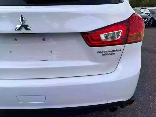 Vehicle image 31 of 36