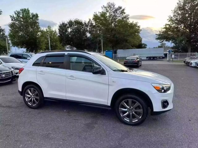 Vehicle image 3 of 36