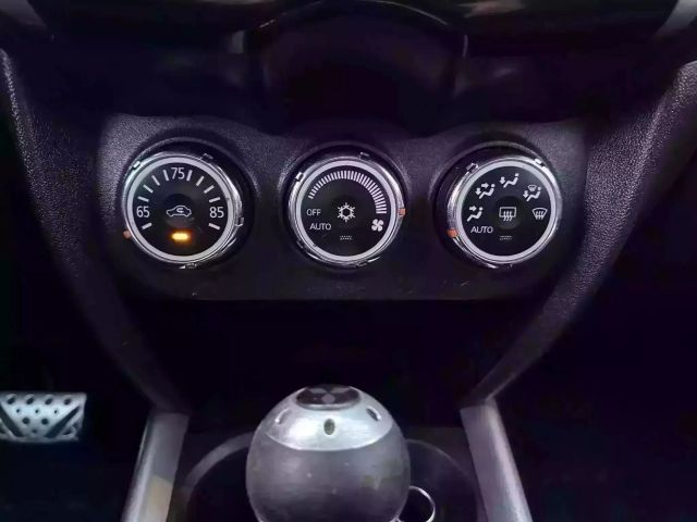 Vehicle image 24 of 36