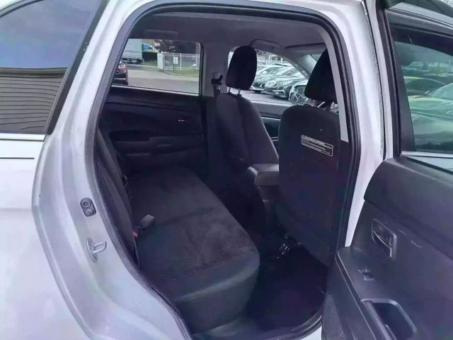 Vehicle image 14 of 36