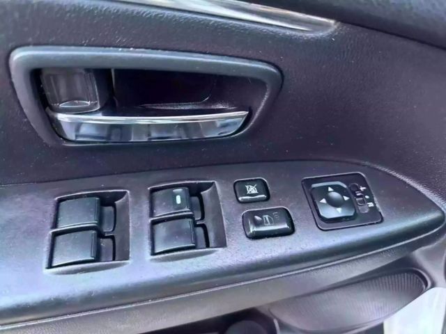Vehicle image 10 of 36