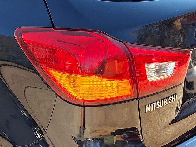 Vehicle image 10 of 31
