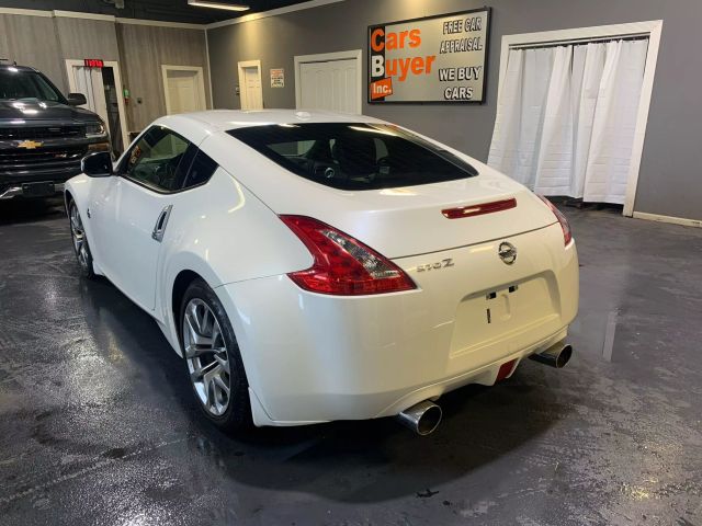 Vehicle image 8 of 29