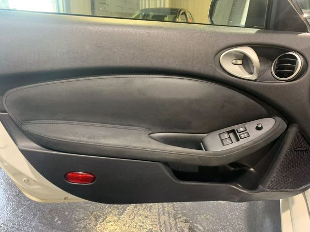 Vehicle image 11 of 29