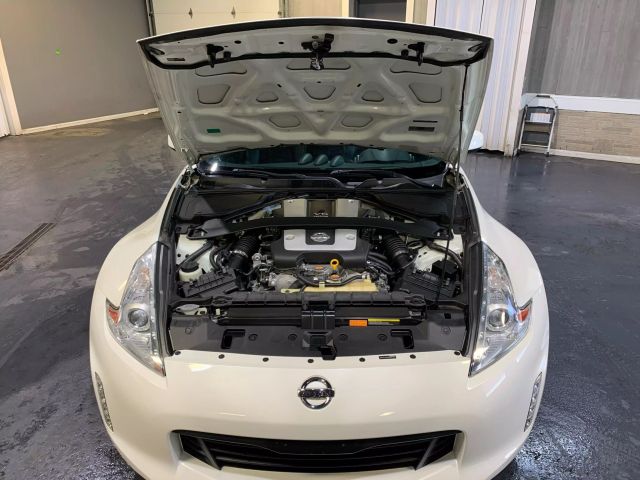 Vehicle image 24 of 29