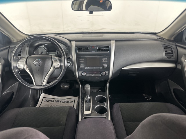 Vehicle image 14 of 21