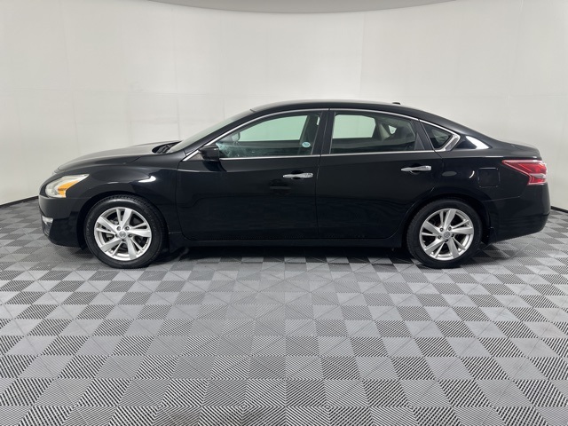 Vehicle image 8 of 21