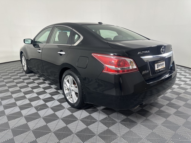 Vehicle image 7 of 21