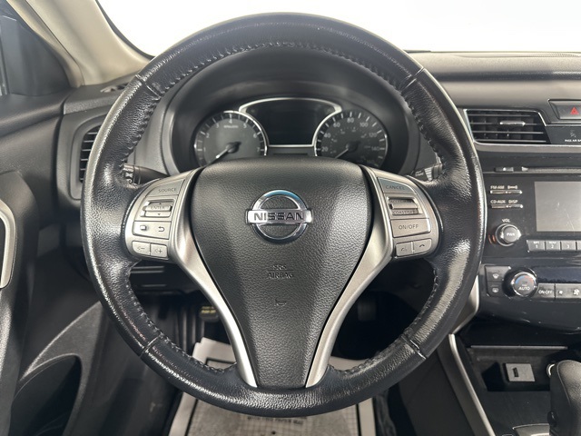 Vehicle image 18 of 21
