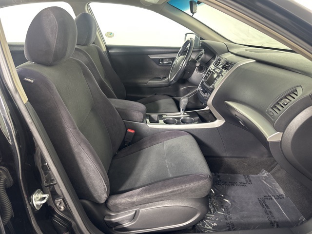 Vehicle image 11 of 21