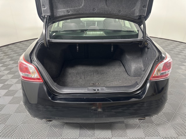 Vehicle image 9 of 21