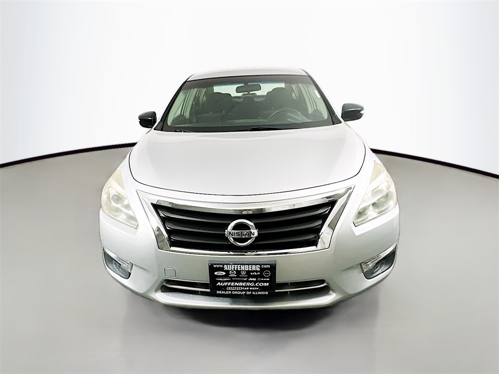 2013 Nissan Altima 2.5 S Image 2 of 29