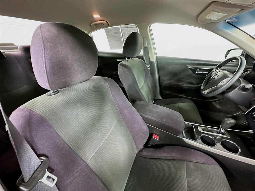 2013 Nissan Altima 2.5 S Image 14 of 29