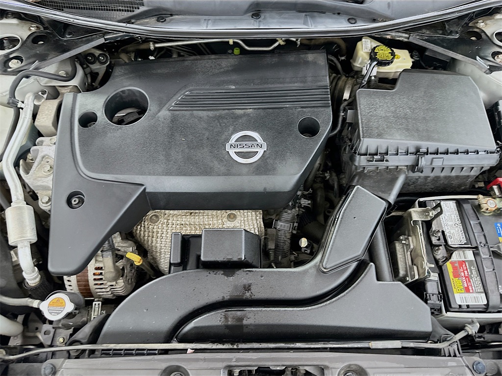2013 Nissan Altima 2.5 S Image 9 of 29