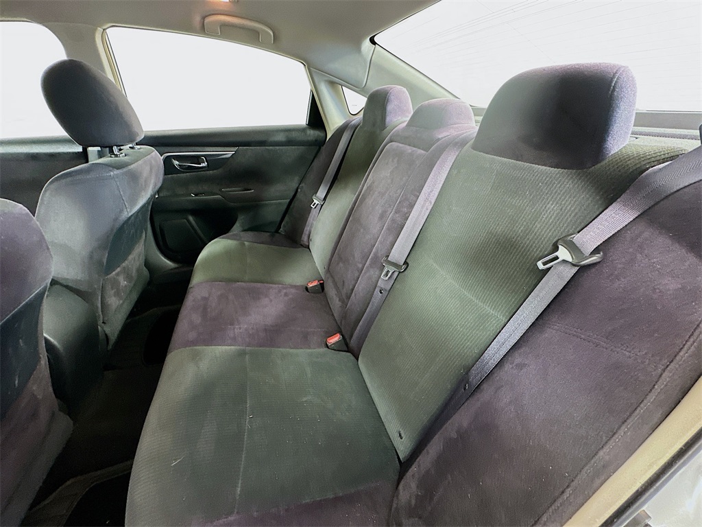 2013 Nissan Altima 2.5 S Image 12 of 29