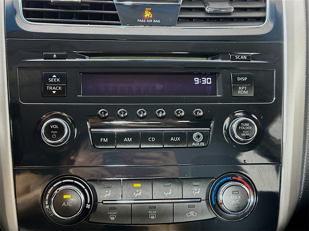 2013 Nissan Altima 2.5 S Image 21 of 29