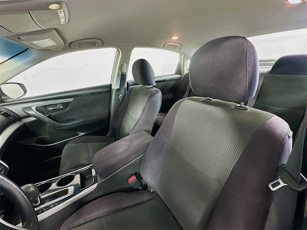 2013 Nissan Altima 2.5 S Image 15 of 29