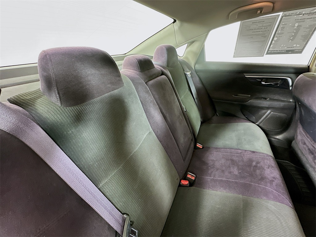 2013 Nissan Altima 2.5 S Image 13 of 29