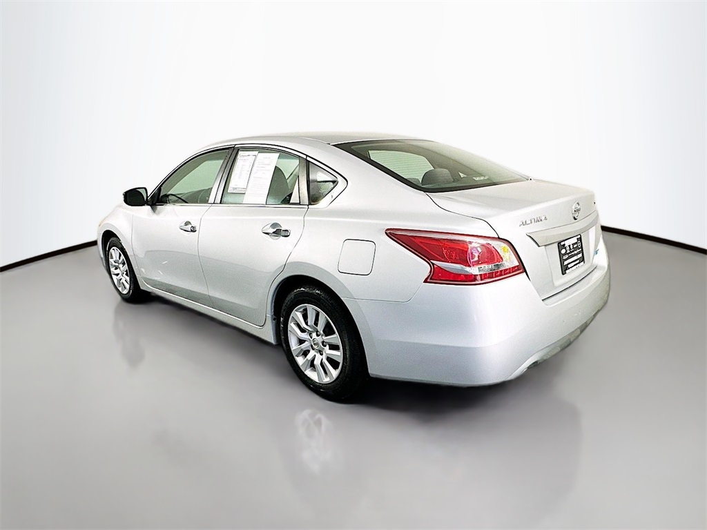 2013 Nissan Altima 2.5 S Image 7 of 29