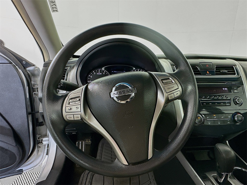 2013 Nissan Altima 2.5 S Image 24 of 29