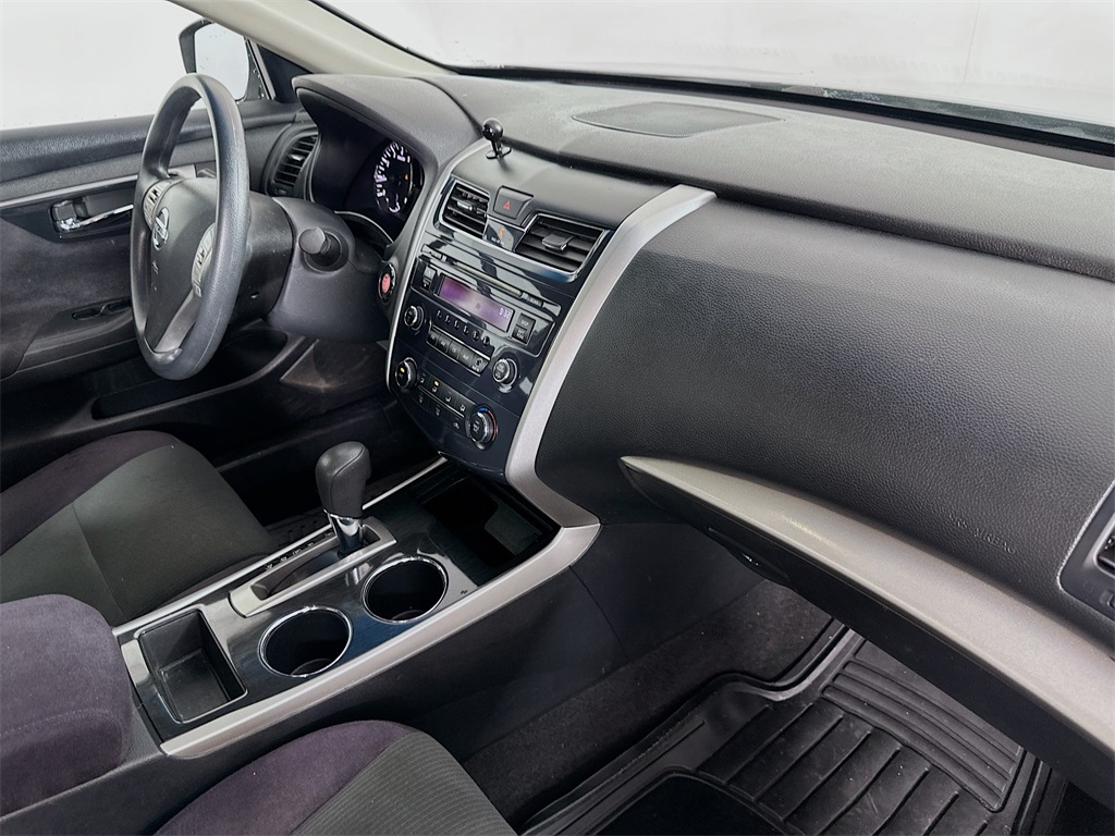2013 Nissan Altima 2.5 S Image 18 of 29