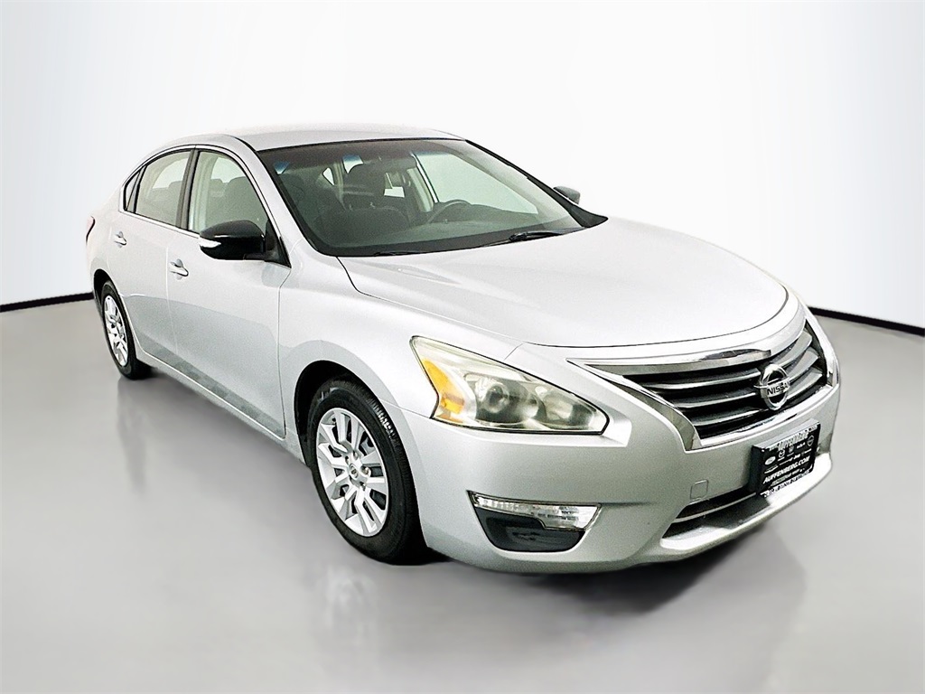 2013 Nissan Altima 2.5 S Image 3 of 29