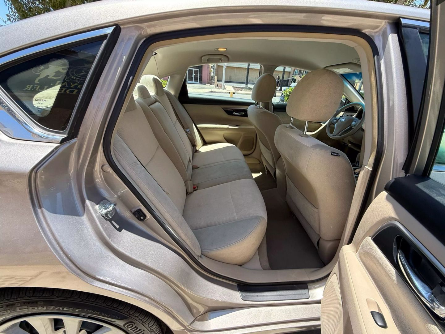 Vehicle image 18 of 37