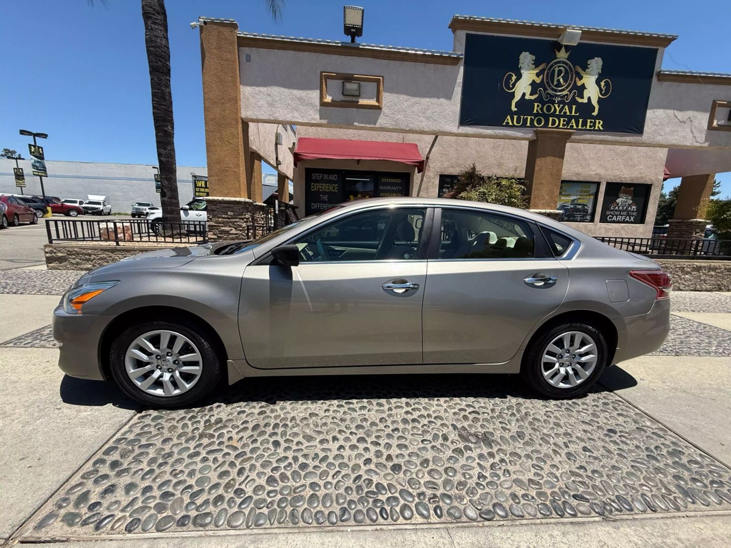 Vehicle image 8 of 37