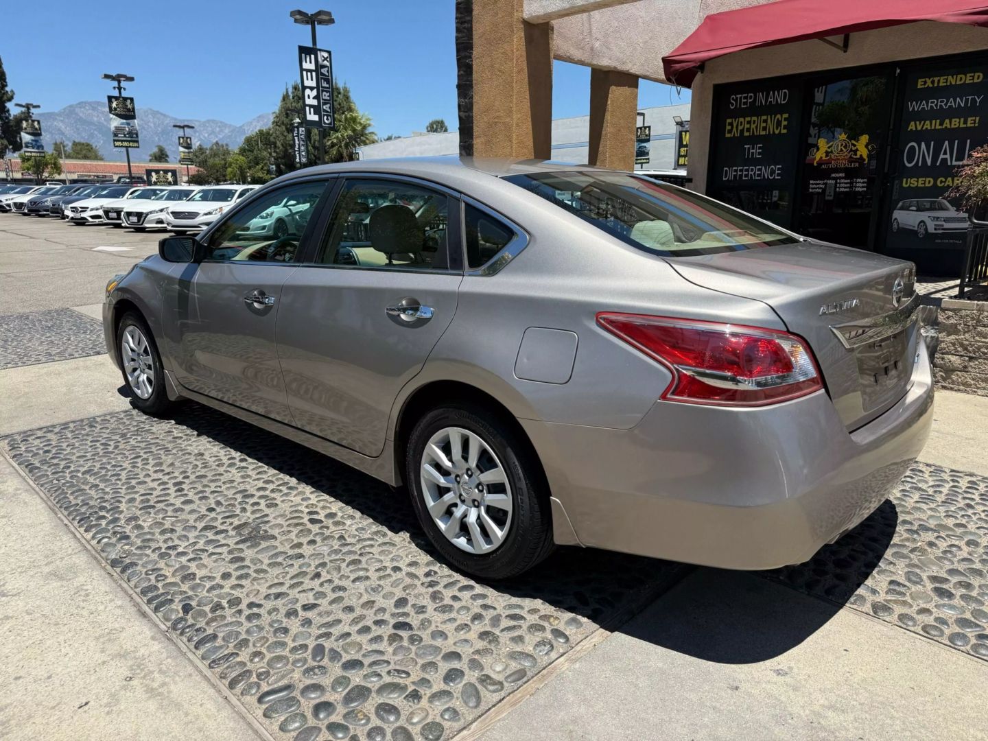 Vehicle image 7 of 37
