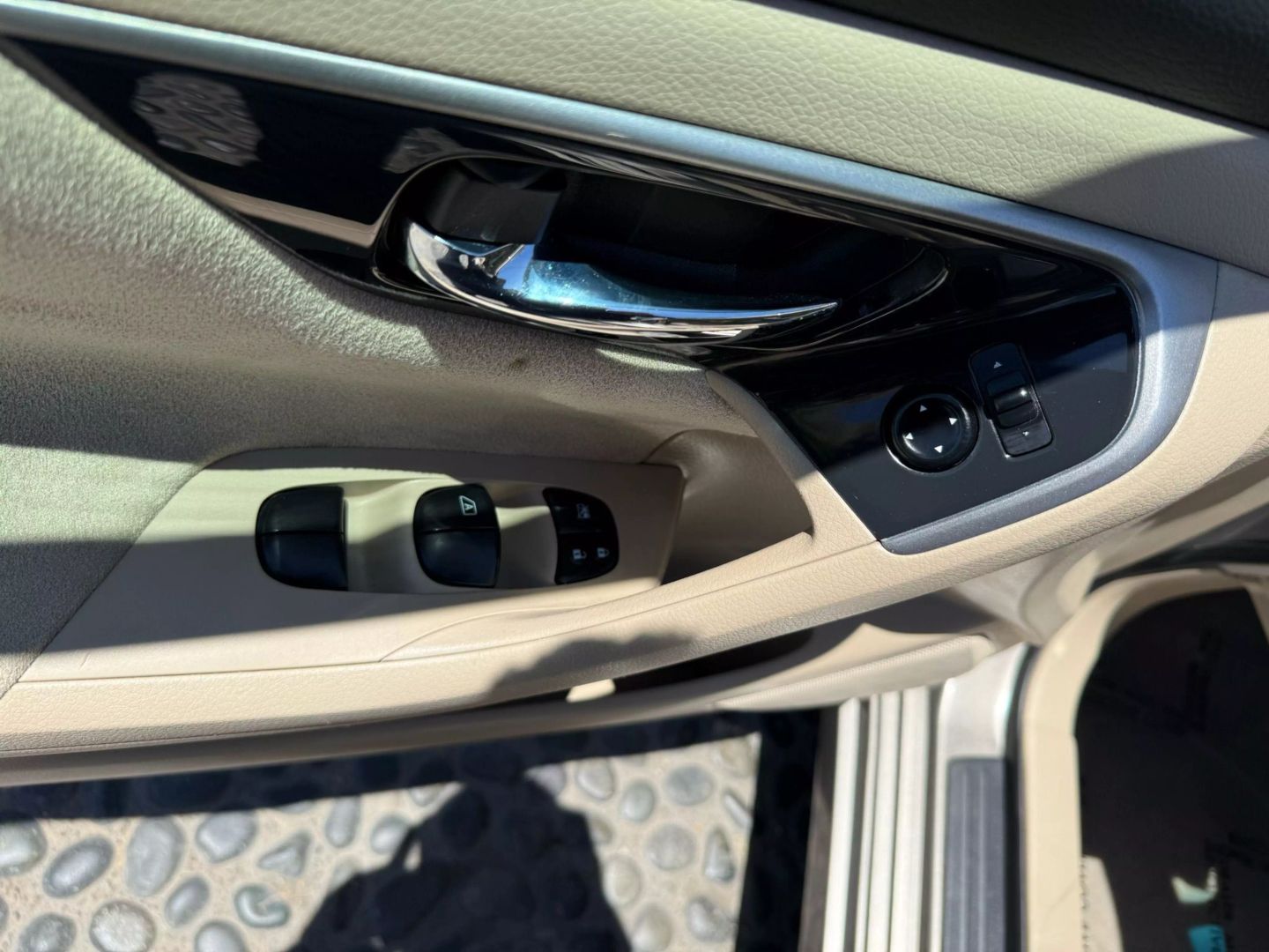 Vehicle image 34 of 37