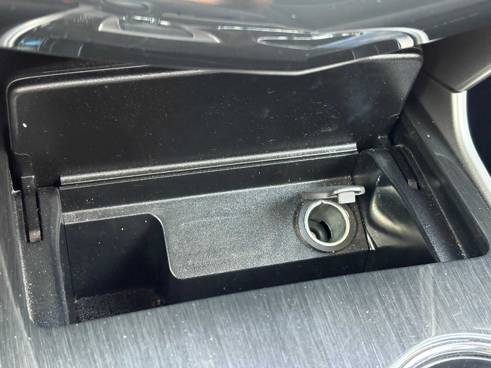Vehicle image 17 of 22