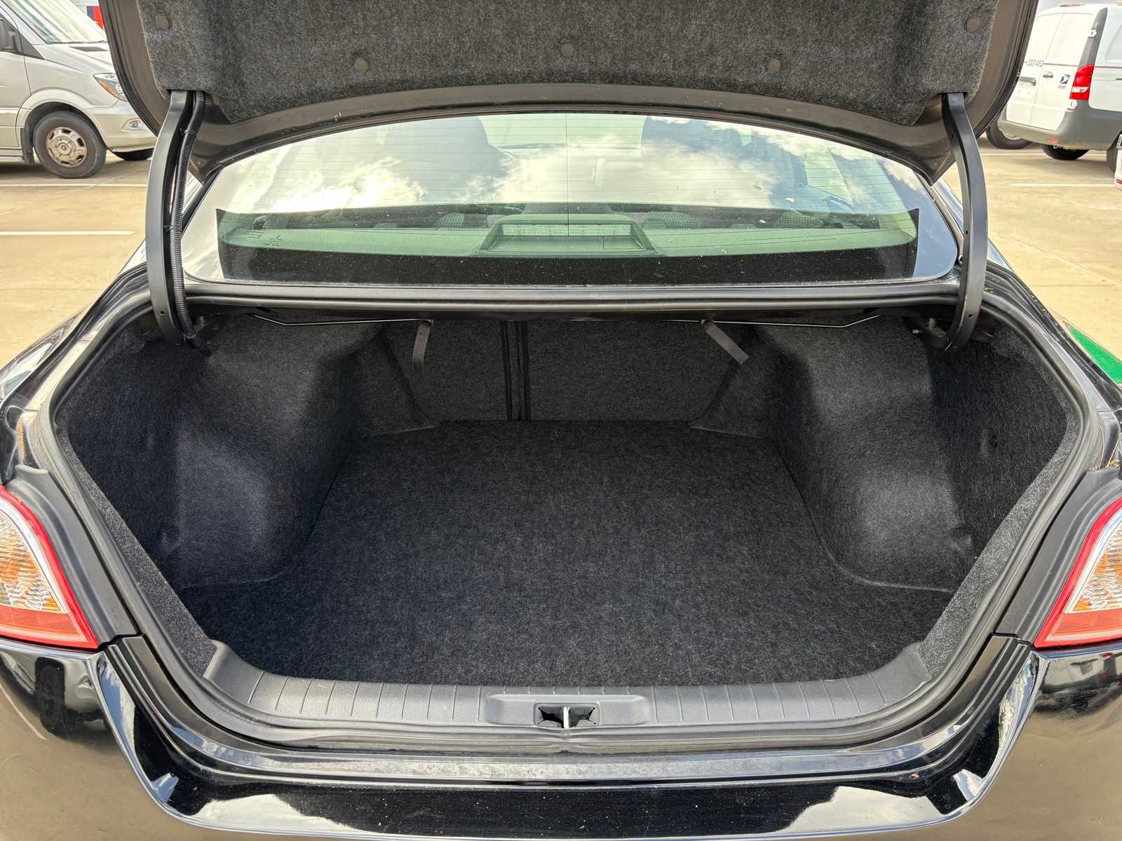 Vehicle image 10 of 22