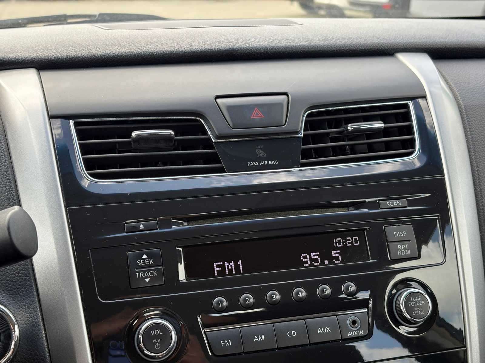 Vehicle image 14 of 22