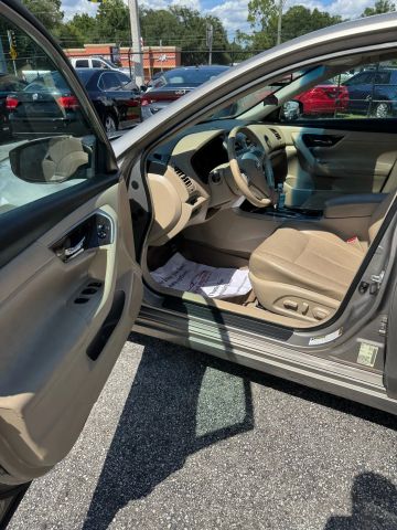 2013 Nissan Altima 2.5 SL Image 16 of 20