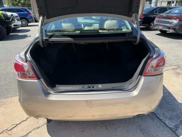2013 Nissan Altima 2.5 SL Image 11 of 20