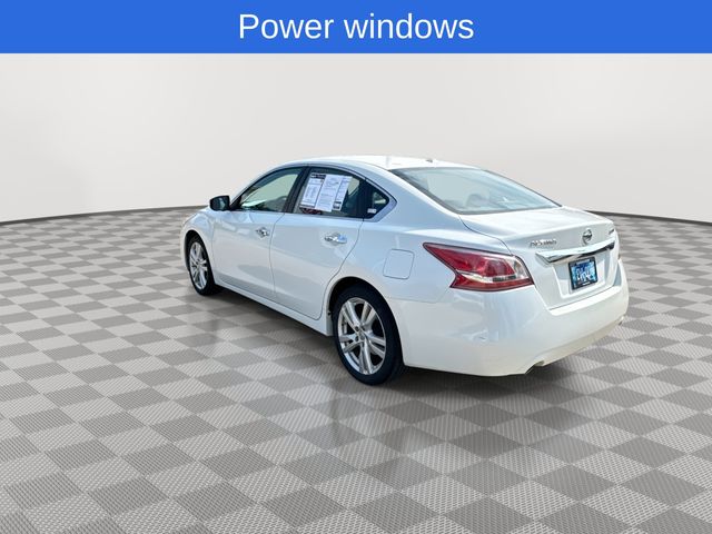2013 Nissan Altima 3.5 SV Image 8 of 28