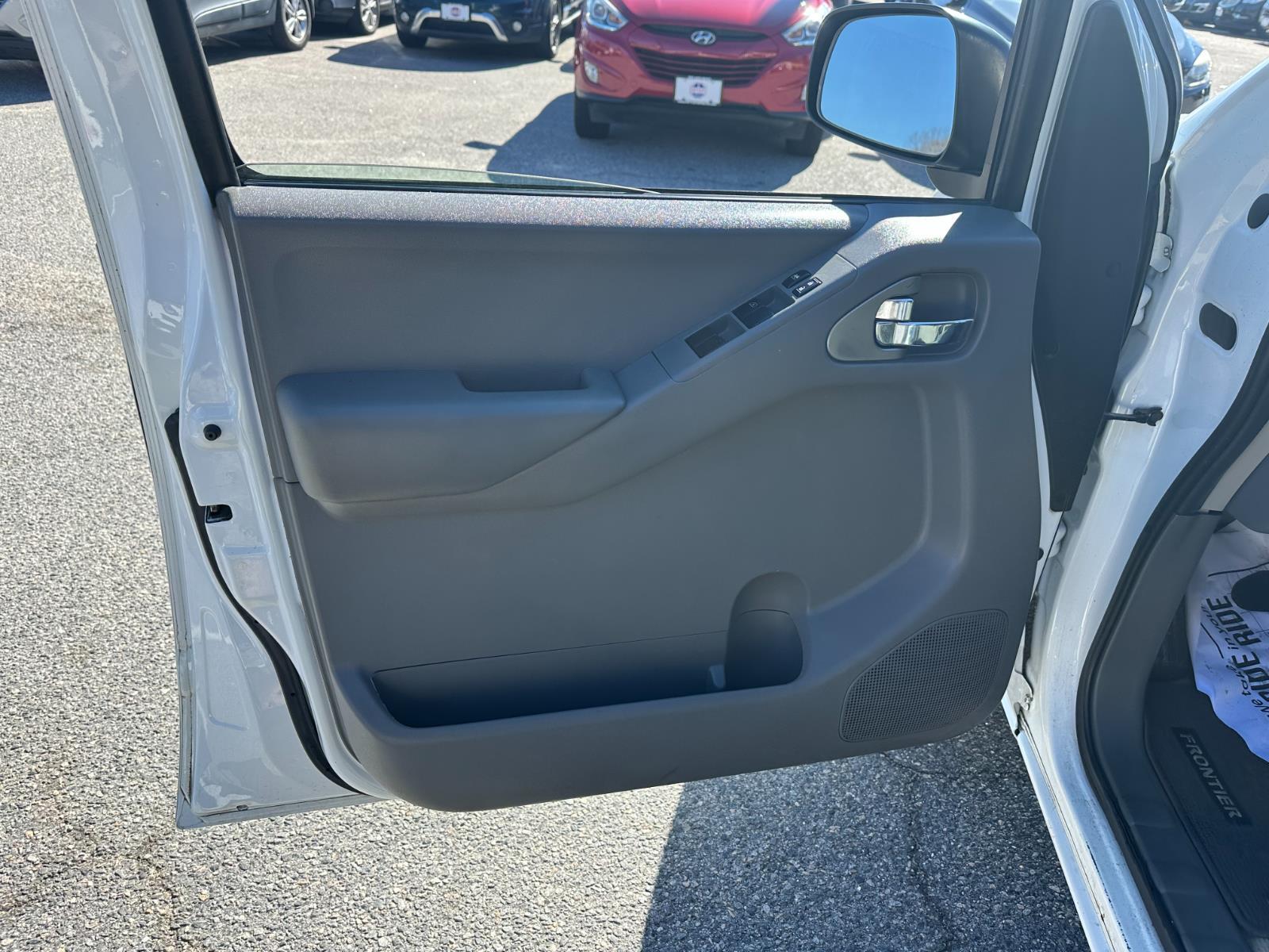 Vehicle image 10 of 27
