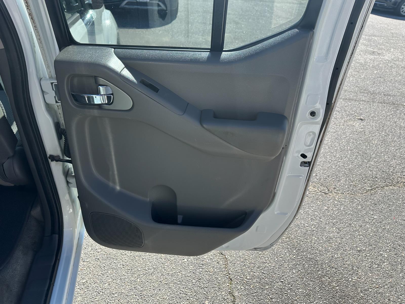 Vehicle image 22 of 27