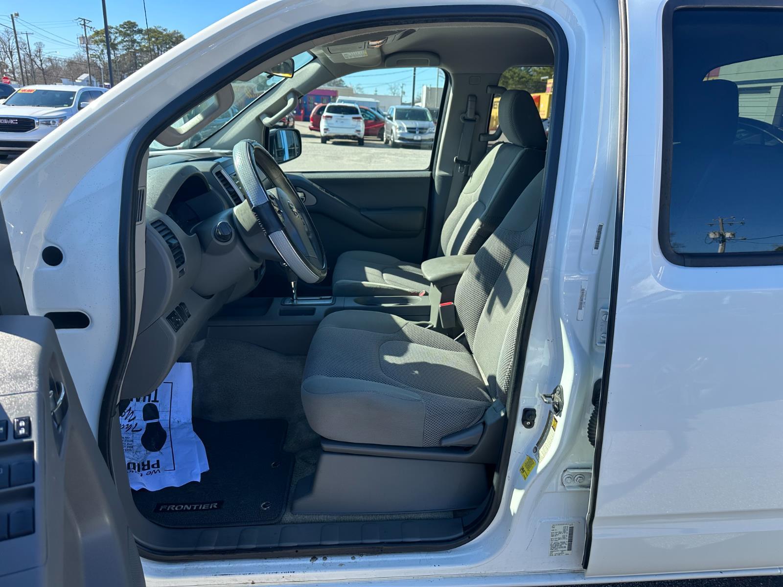 Vehicle image 11 of 27