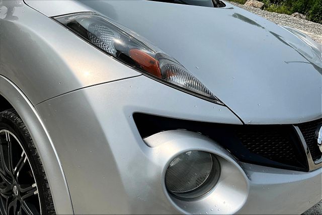 Vehicle image 22 of 32