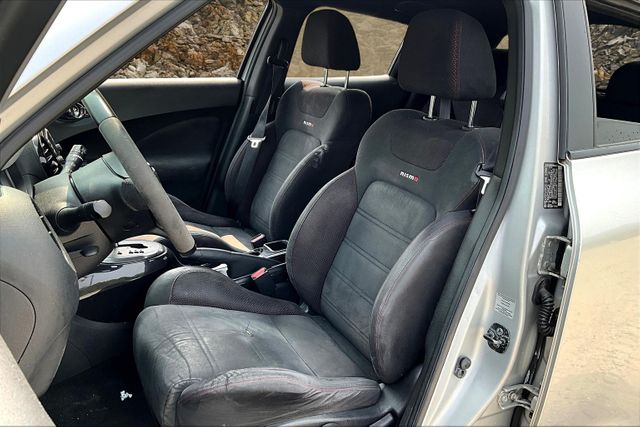 Vehicle image 8 of 32