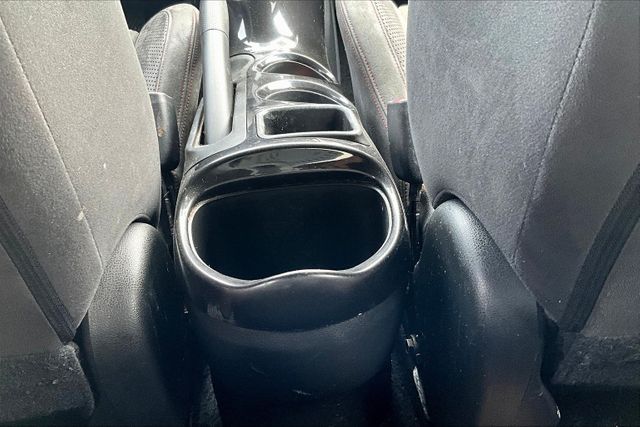 Vehicle image 20 of 32