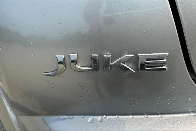 Vehicle image 28 of 32