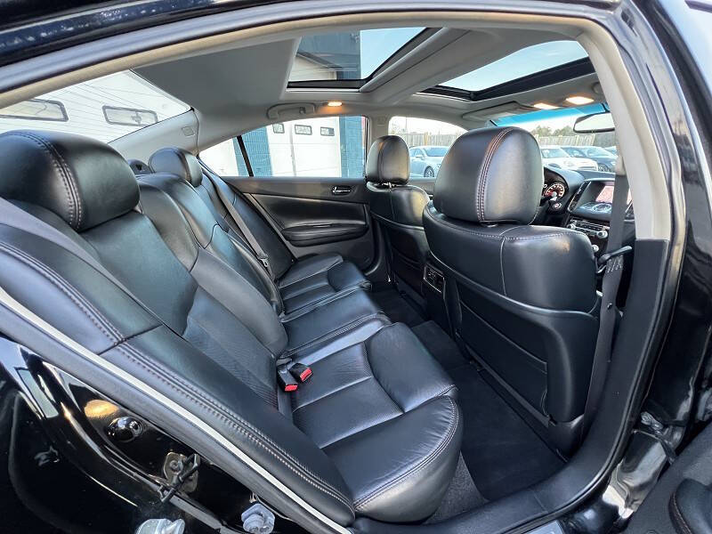2013 Nissan Maxima 3.5 SV Premium Image 17 of 34