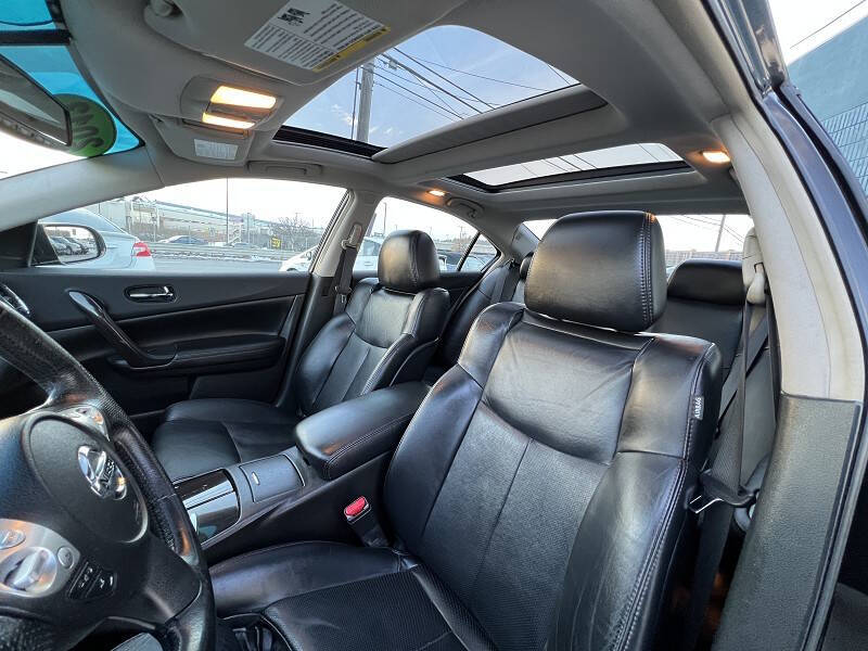 2013 Nissan Maxima 3.5 SV Premium Image 16 of 34