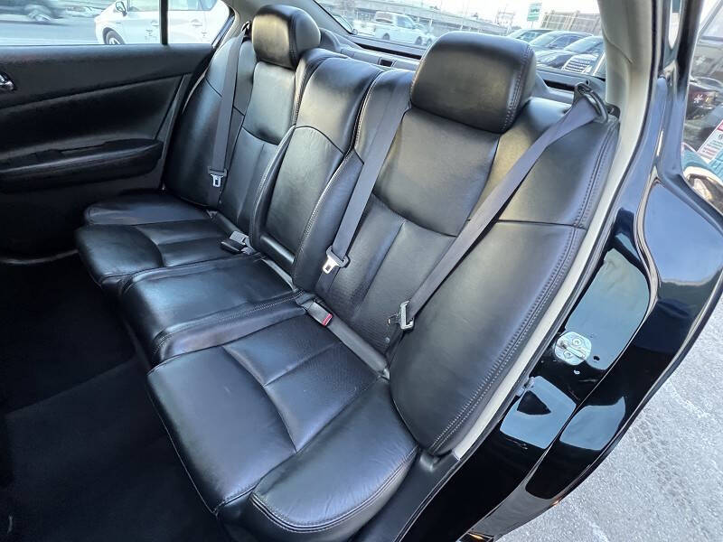 2013 Nissan Maxima 3.5 SV Premium Image 14 of 34