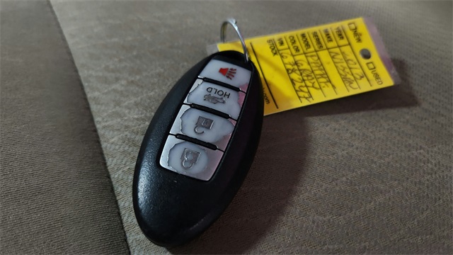 Vehicle image 16 of 26
